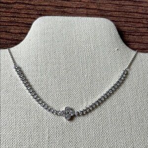 Elegant Silver clover design Necklace